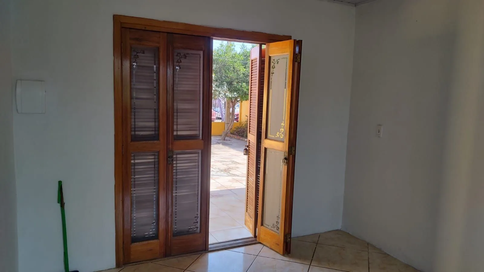 Imagem Vende casa com 84m² , 2 dormitórios, terreno com 300m²