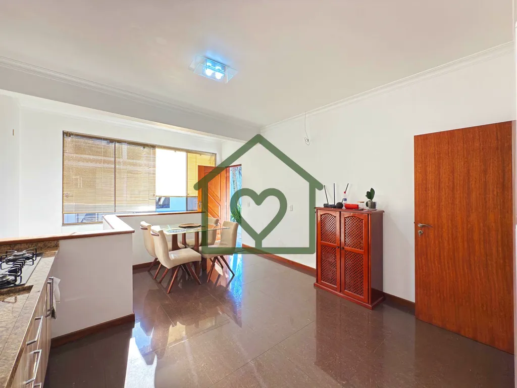 Imagem Residência com Anexo e Espaço de Lazer Completo 
 
Excelente residência semi nova, construída em...