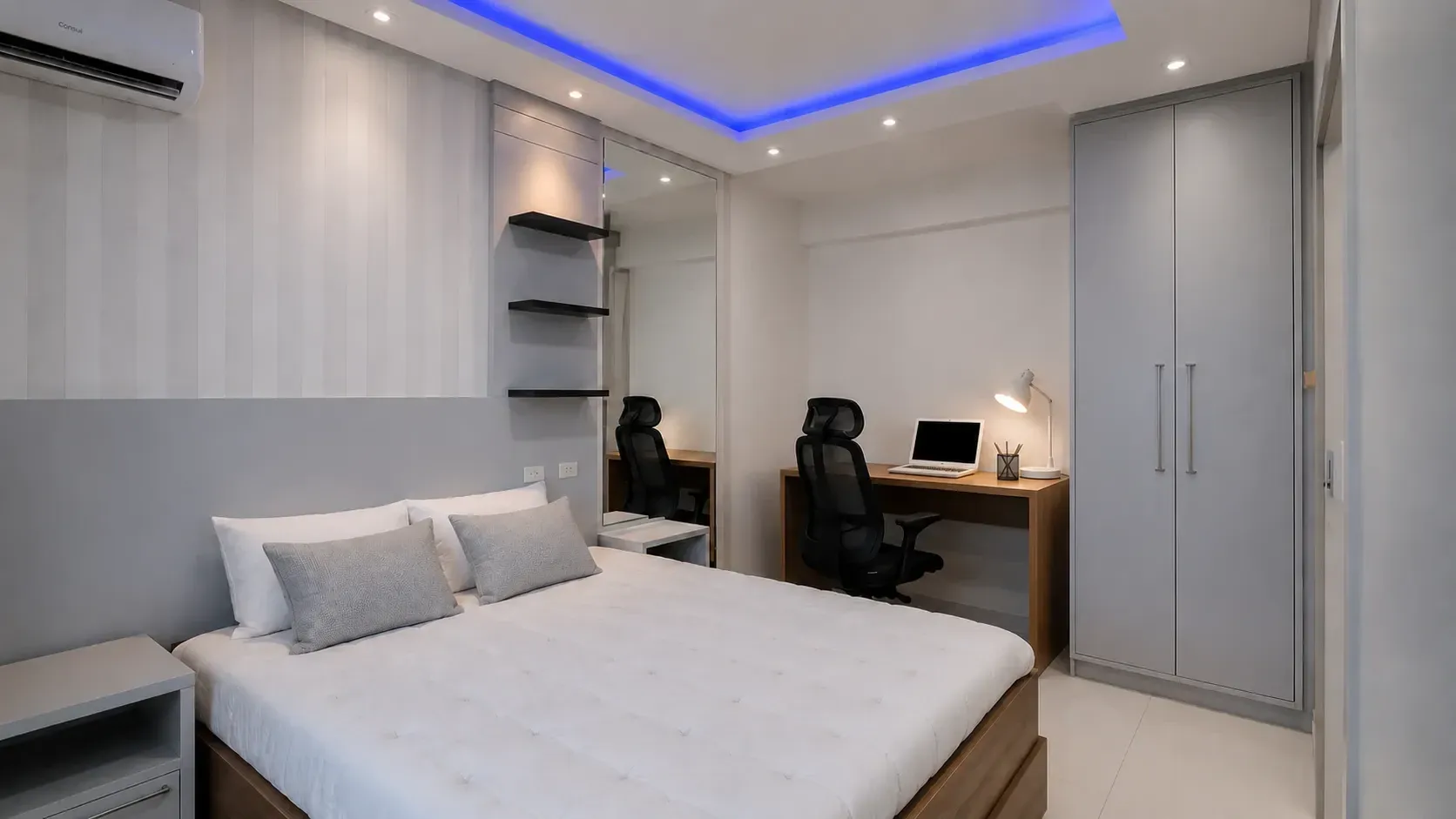 Imagem Apartamento com 2 Quartos à Venda, Locação ou Temporada, 72 metros em Centro - Florianópolis