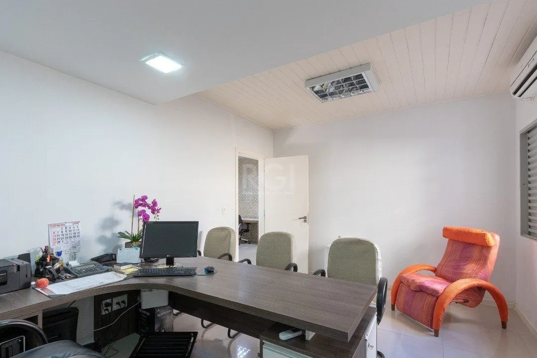 Imagem Casa para Venda - 199.62m², 5 dormitórios, 15 vagas - Tristeza