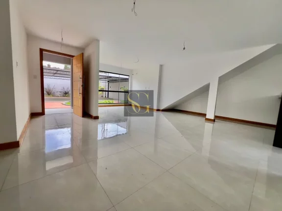 Imagem Casa para Venda em Teresópolis, Alto, 3 dormitórios, 2 suítes, 3 banheiros, 2 vagas