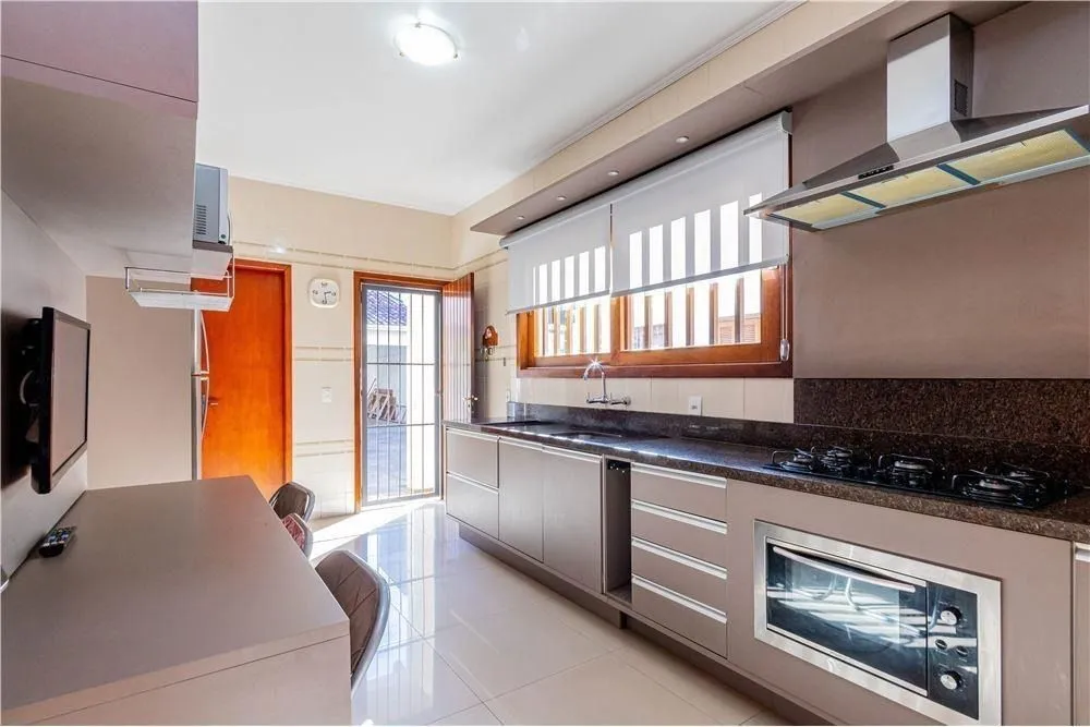 Imagem Ampla casa com 3 Dormitórios 293m² e Pátio amplo Próximo a Adda Mascarenhas