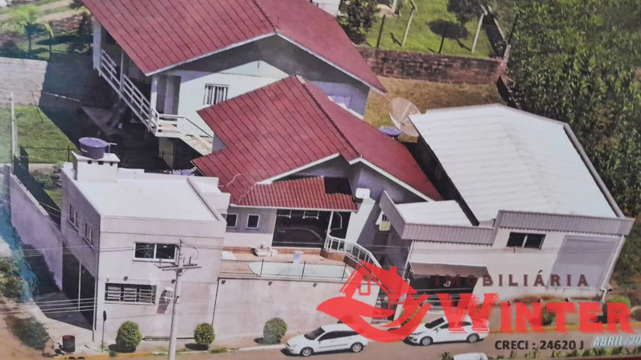 Casa de 84,00m² com quiosque de 84,00m² e pavilhão de 140,00m² em Vale Real