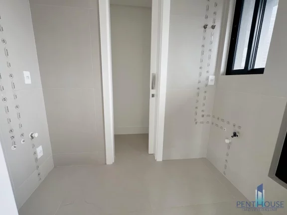 Imagem Apartamento Zona Central para Venda em Balneário Camboriú, CENTRO, 4 dormitórios, 2 suítes, 4 banheiros, 3 vagas