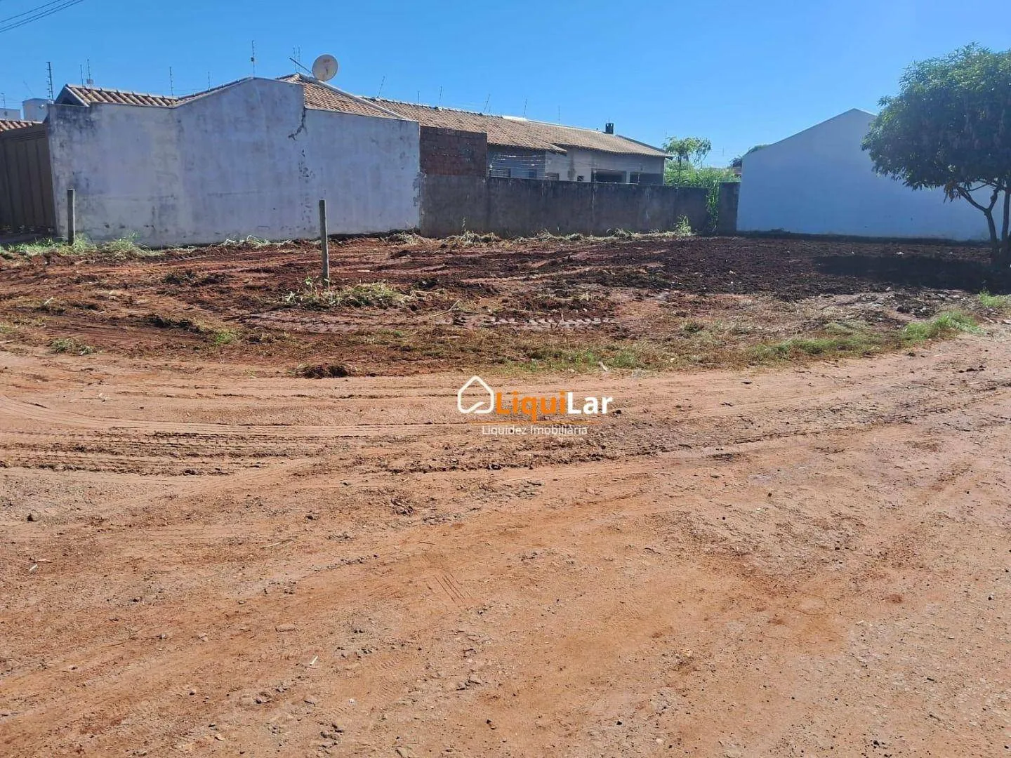 Imagem Terreno de Esquina com 375 m² - Localização Estratégica e Grande Potencial de Valorização