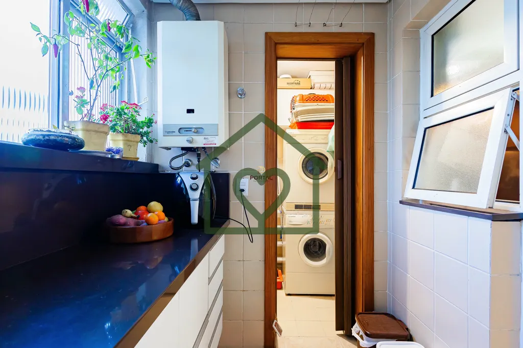Imagem Apartamento de 3 dormitórios, 1 suíte com 96m² privativos living para dois ambientes, sacada com ...