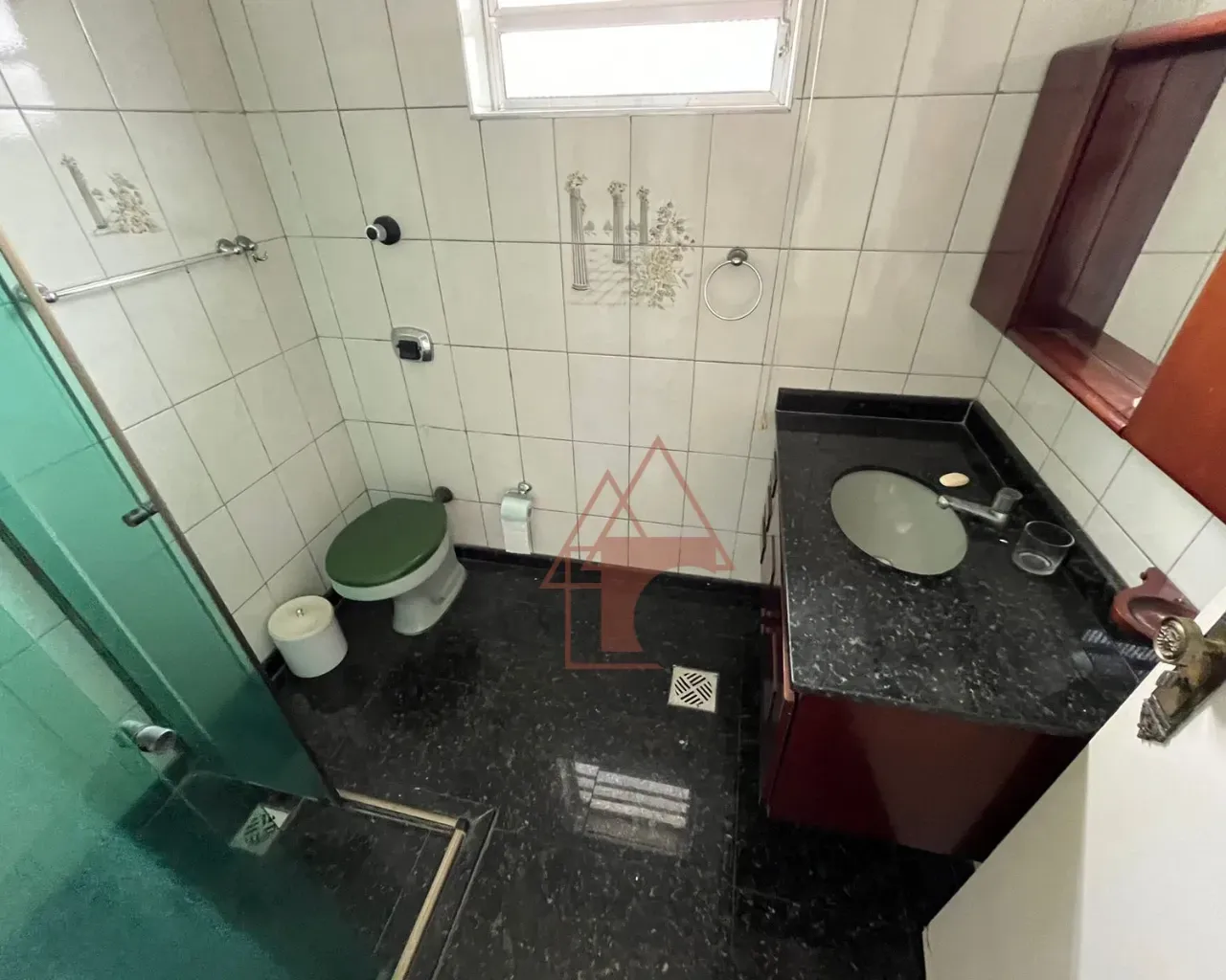Imagem Sobrado com 4 Quartos à Venda, 367 metros em Vila Ponte Nova - Cubatão