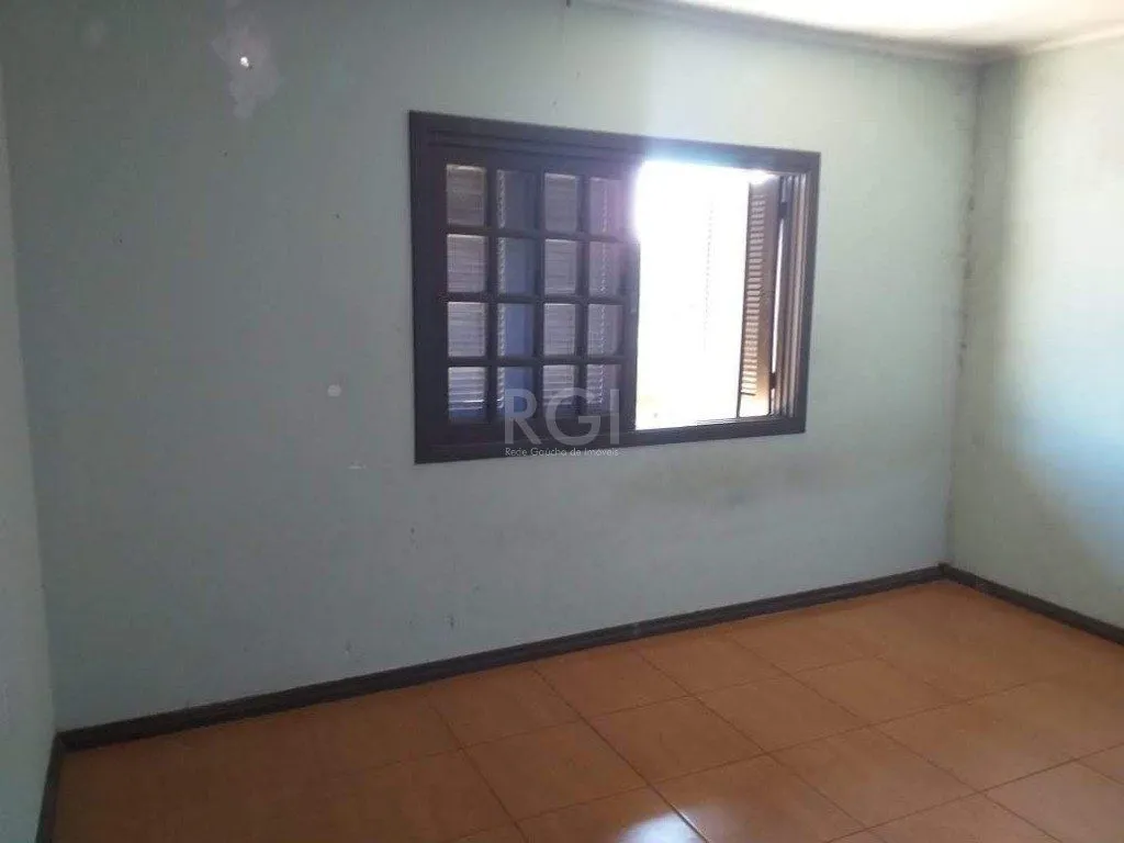 Imagem Casa para Venda - 200m², 6 dormitórios, 4 vagas - Tristeza