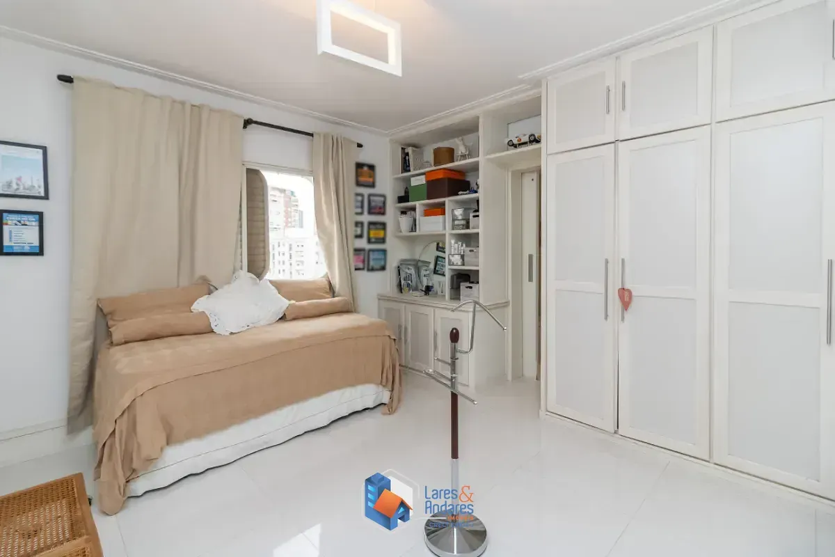 Imagem Apartamento para venda em Aclimação com 3 quartos, sendo 2 suítes, 200m²