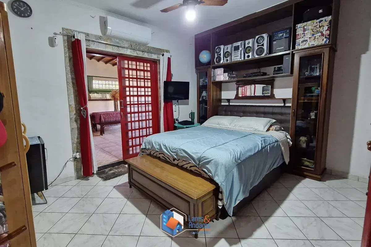 Imagem Sobrado para venda em Bortolândia com 3 quartos, 206m²