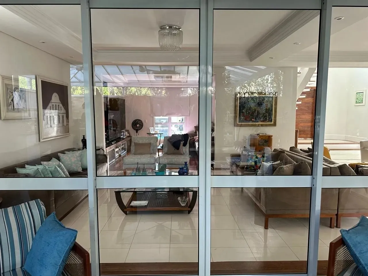 Imagem Casa de Alto Padrão no Condomínio em Tamboré ? 4 Suítes, Piscina e 4 Vagas em Santana de Parnaíba, SP