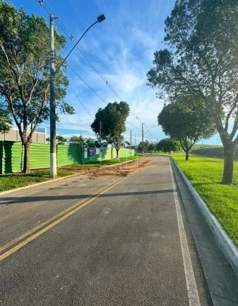 Imagem Terreno Comercial de 450m² no Alphaville Jacuhy - De Frente para o Contorno