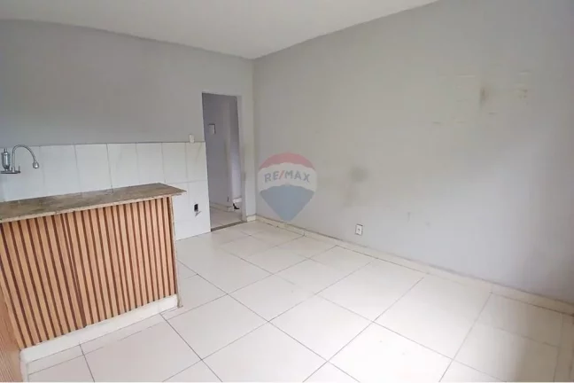 Imagem Casa para alugar com 2 quartos em Vila Valqueire