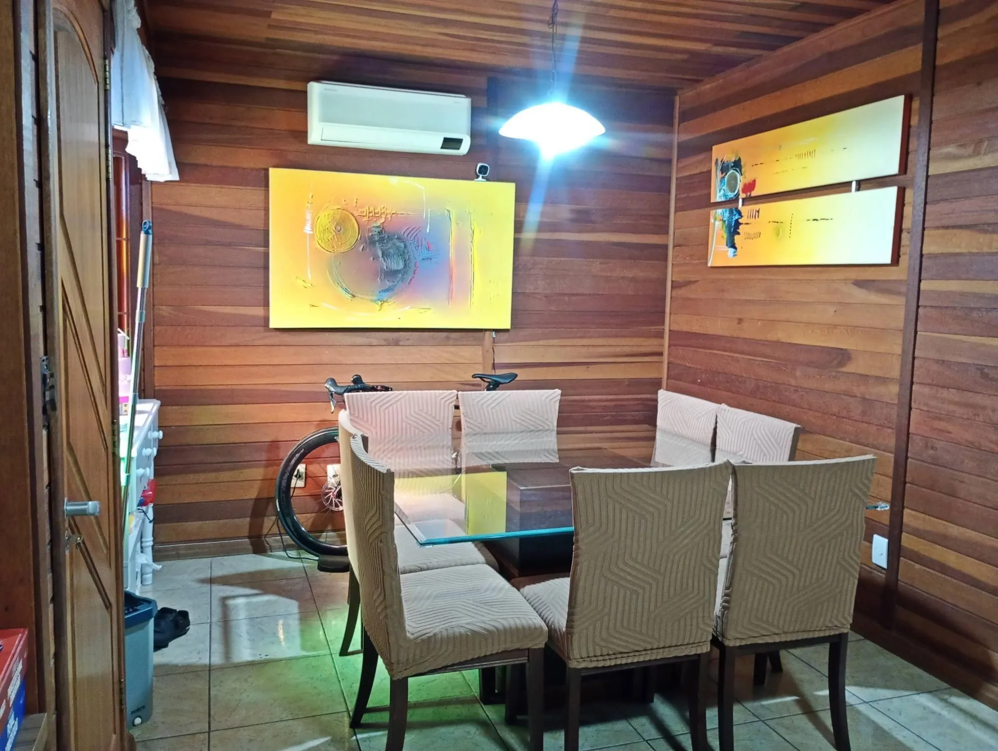 Imagem Casa com piscina e edícula