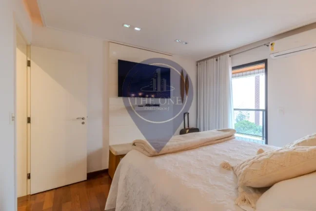 Imagem Imperdível apartamento de luxo com 4 suítes e 4 vagas no Bosque da Saúde, São Paulo-SP!