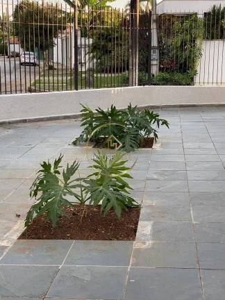 Imagem Casa de esquina de 3 dormitórios ( 1 suíte), 4 vagas, Jardim Esplanada, Sjc