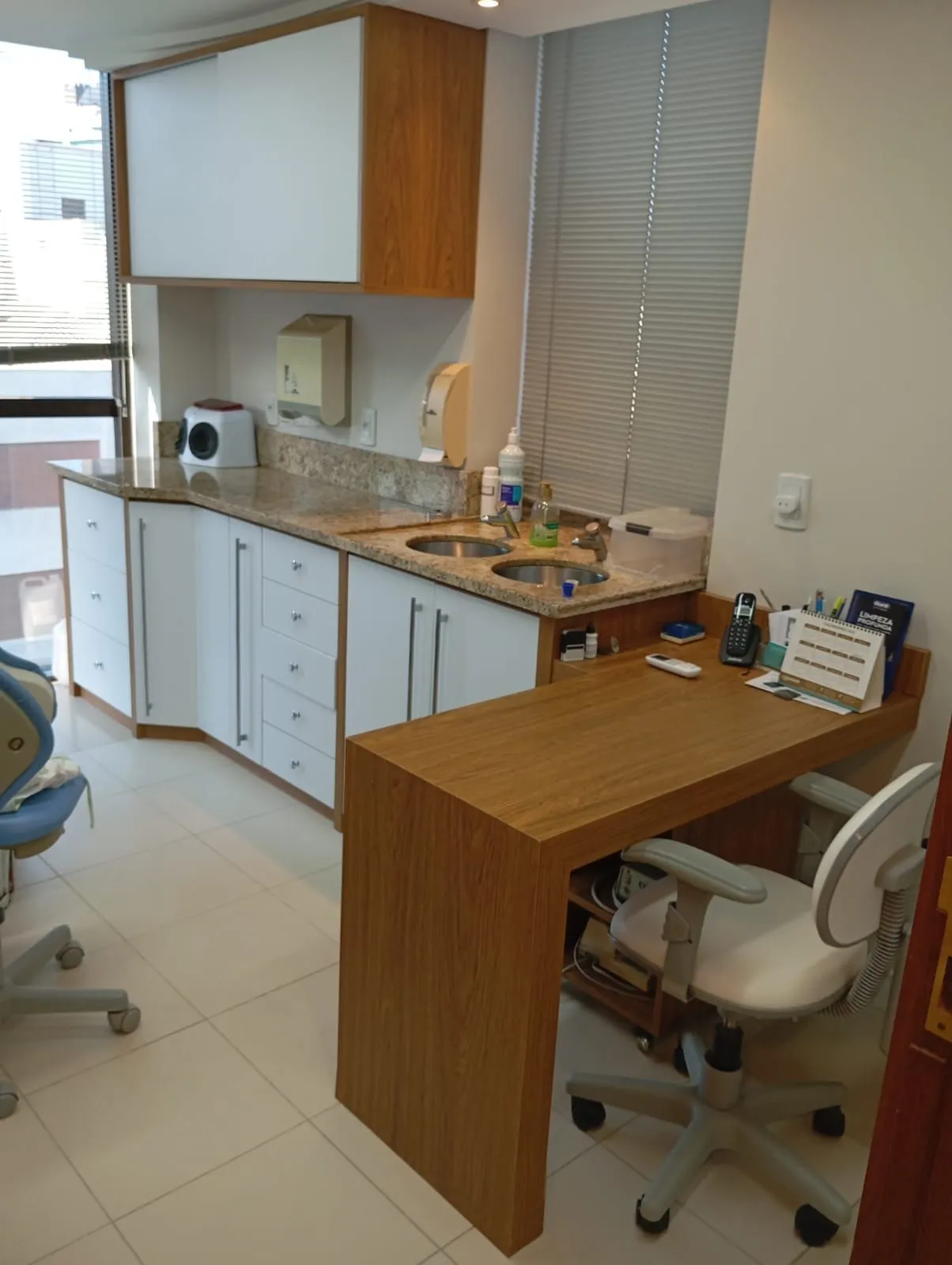 Imagem Consultório médico todo mobiliado no MOINHOS
