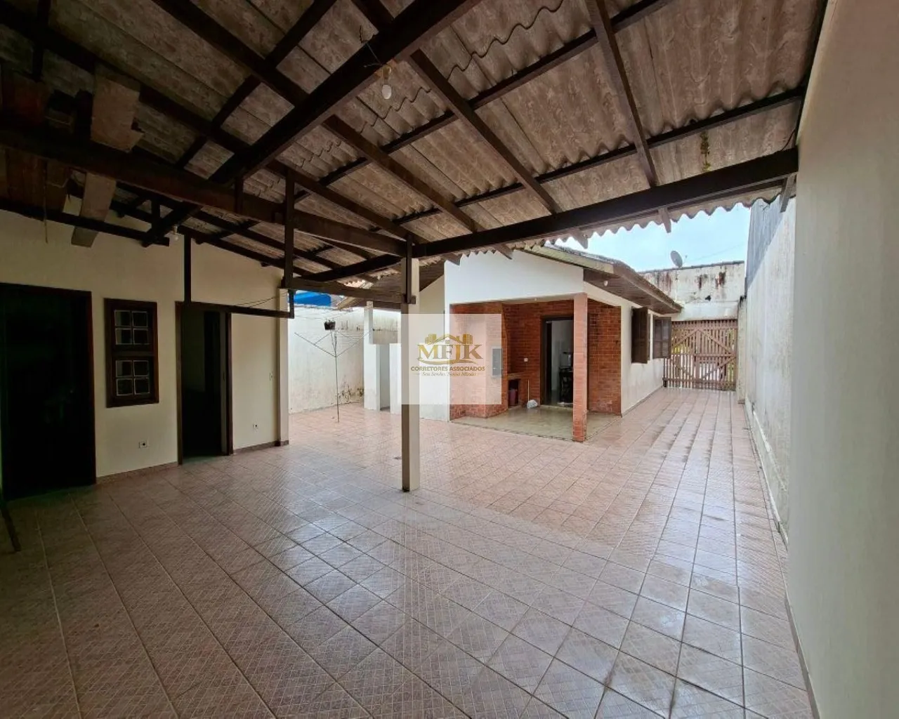 Imagem Casa com 4 quartos à venda no Atami