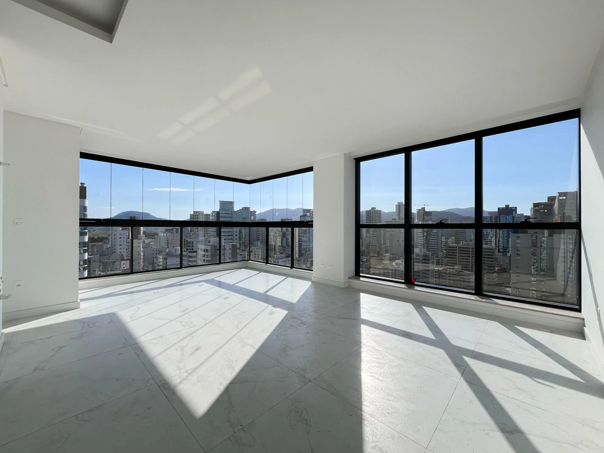 Imagem Apartamento com vista para o mar à venda com 153m2 por R$ 3.725.000,00