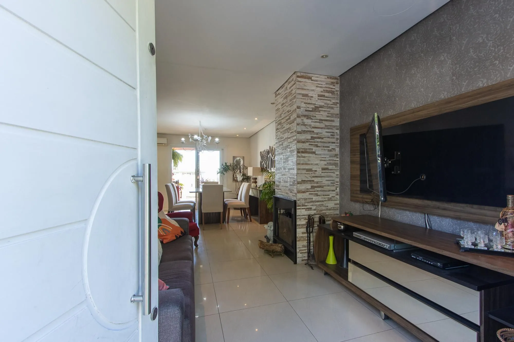 Imagem Casa com 3 dormitórios, suíte com closet e piscina no Condomínio Cinque Terre
