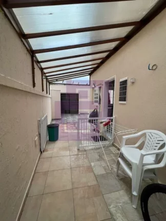Imagem Casa à Venda no Condomínio Residencial Park Lane – 3 Suítes e Jardim com Árvores Frutíferas