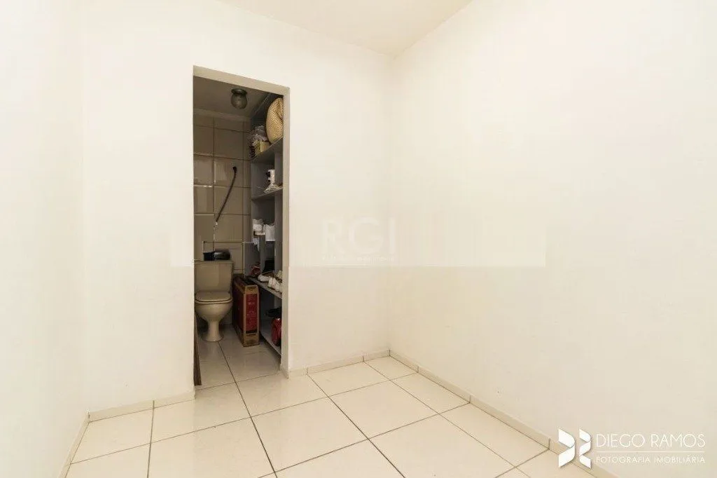 Imagem Apartamento para Venda - 79m², 2 dormitórios, 1 vaga - Partenon