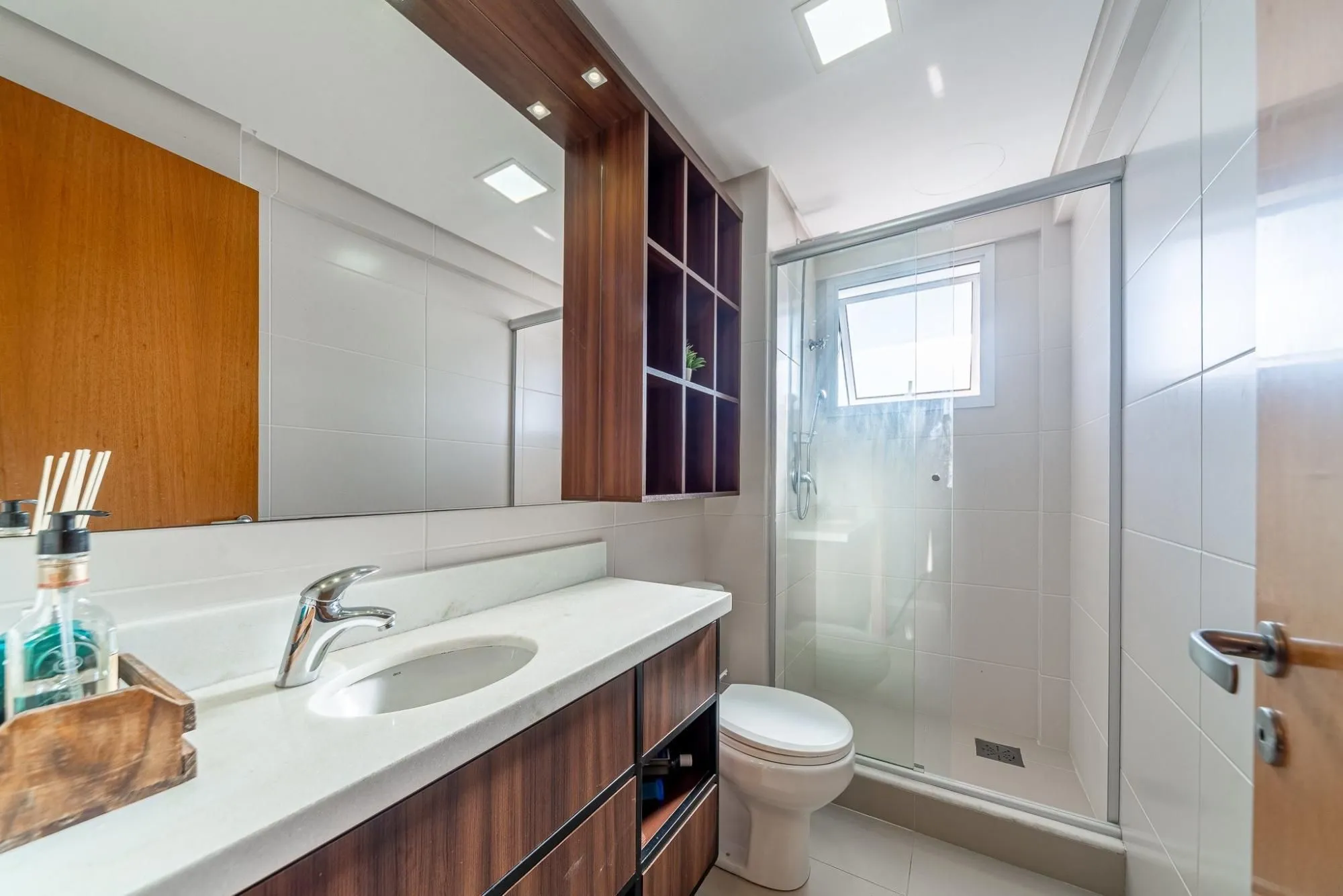 Imagem Apartamento 2 Dormitórios com Suíte e 2 Vagas no Petrópolis - 75m²