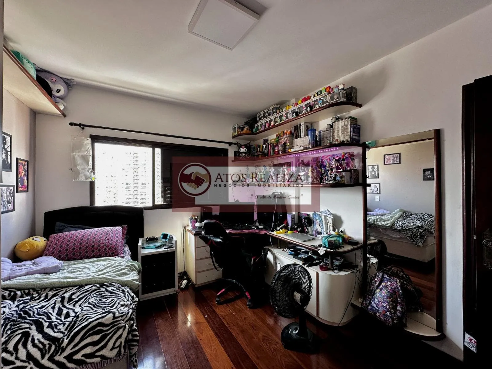 Imagem Venda luxuoso Apartamento 274m² com 4 dormitórios, 3 vagas de garagem, na Vila Alexandria.