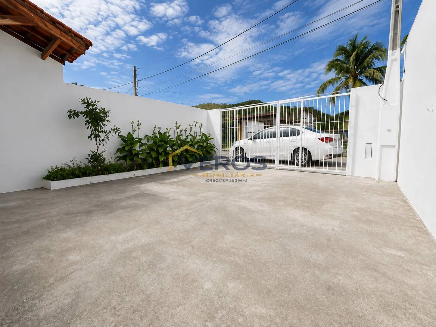 Imagem Casa com 2 quartos perto do centro de Caraguá Aceita Financiamento