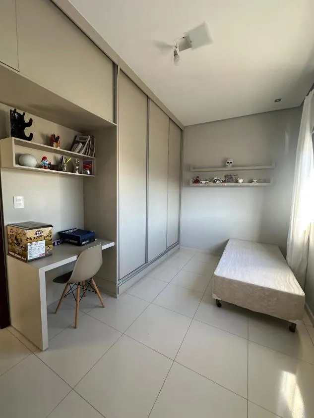 Imagem VENDE-SE EXCELENTE CASA EM ARAÚJOS/MG ( R$ 1.200.000,00 )