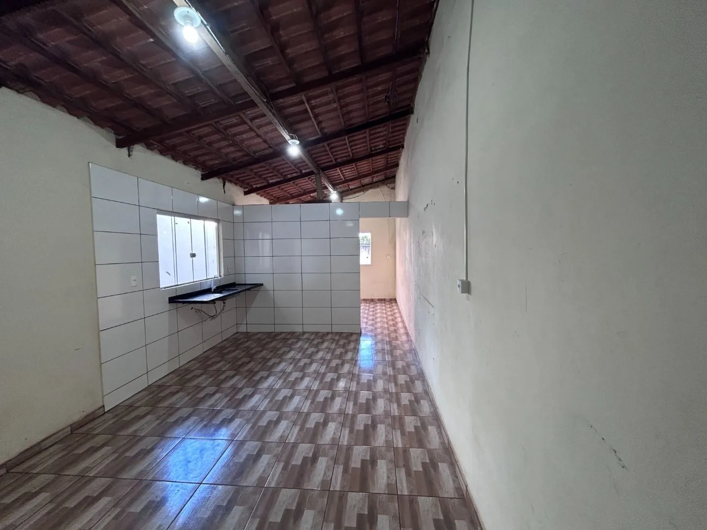 Imagem Casa com 1 dormitório para alugar, 60 m² por R$ 1.000,00/mês - Antônio Caixeta - Patos de Minas/MG