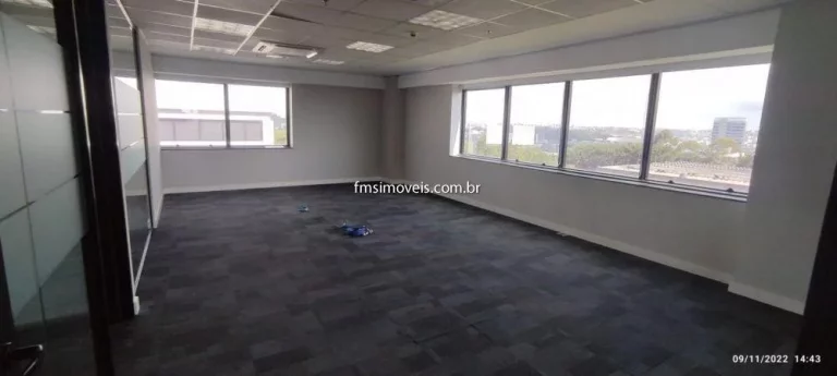 Imagem Conjunto Comercial de Alto Padrão com 641,50 m², 4 Banheiros e 18 Vagas de Garagem no Tamboré, Barueri-SP!