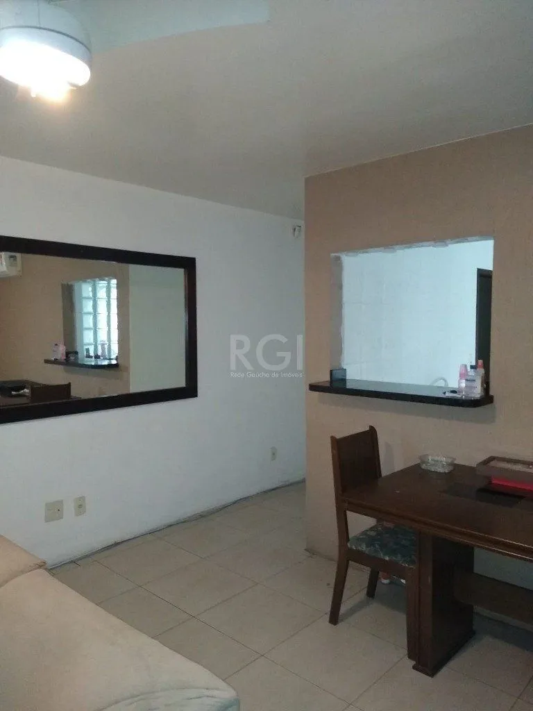 Imagem Casa para Venda - 265m², 5 dormitórios, sendo 2 suites, Floresta