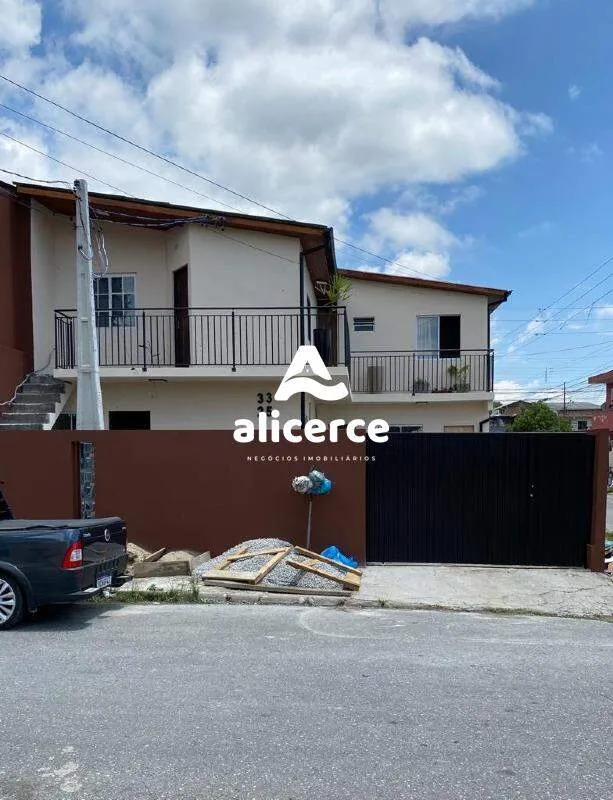 Imagem Imóvel de esquina para investimento com alta rentabilidade - Bairro Serraria, São José/SC