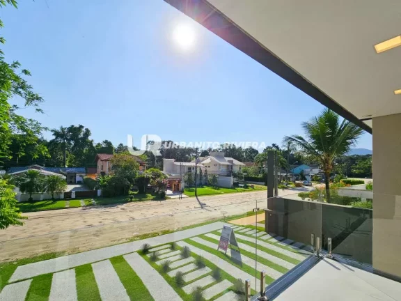 Imagem Residência de Alto Padrão com 379m2 Totalmente Mobiliada e Decorada
