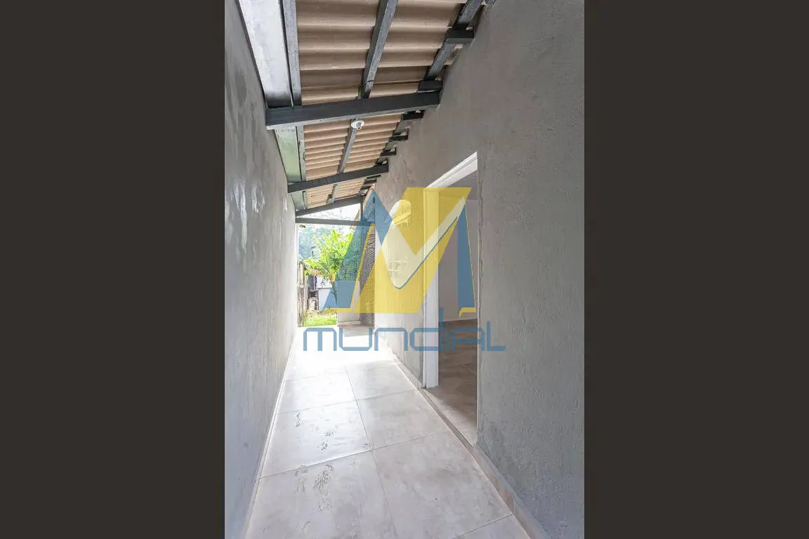 Imagem Casa com 50m², 2 dormitórios e 2 vagas, pronta para morar.