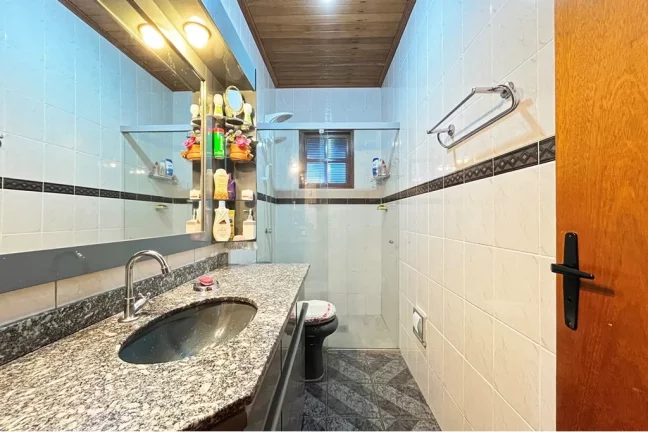 Imagem Casa para venda no bairro Vila Nova em Porto Alegre
