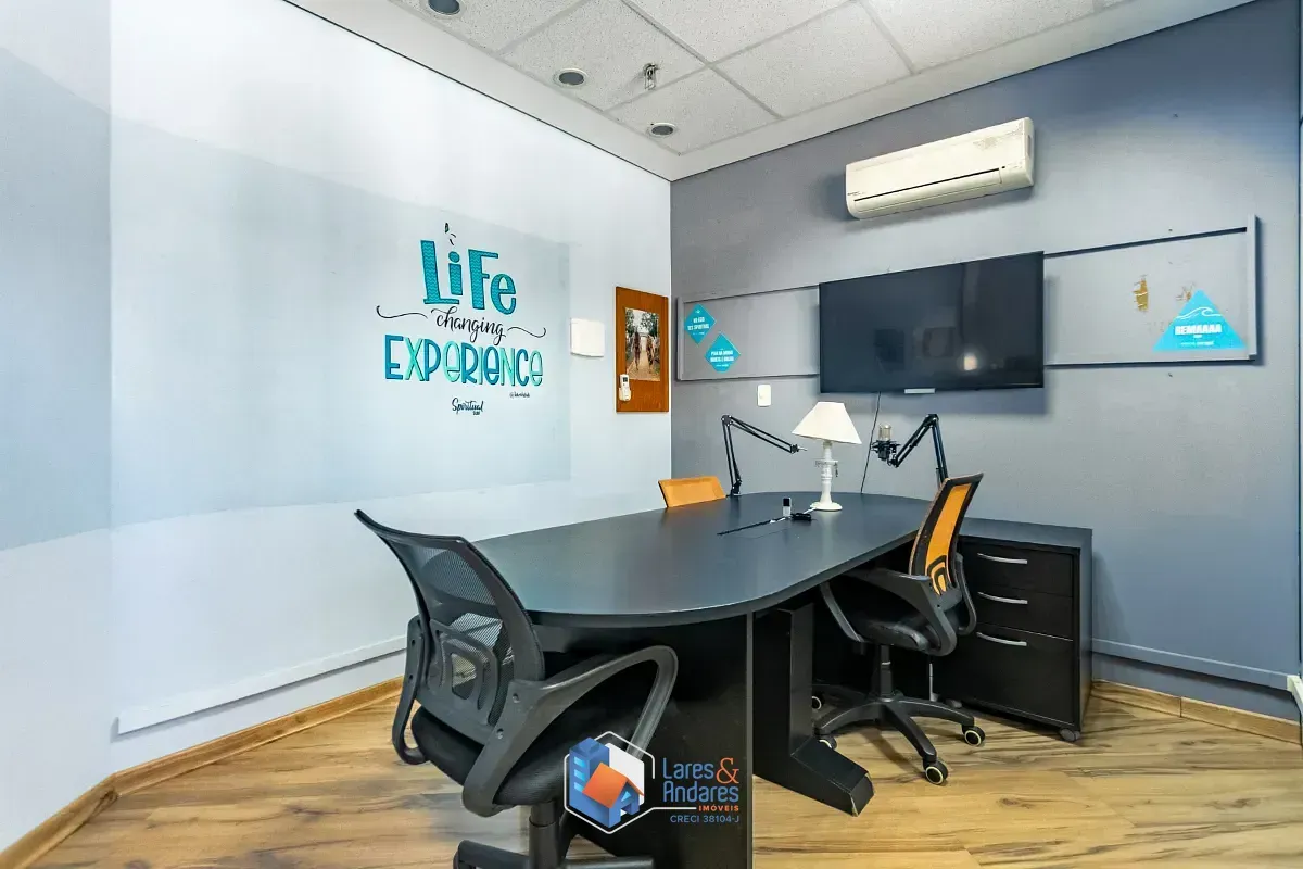 Imagem Conjunto comercial para venda em Vila Cordeiro, 112m²