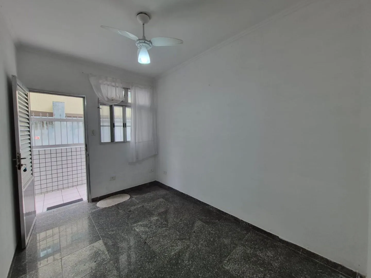 Imagem Apartamento com 1 dormitório para alugar, 35 m² por R$ 1.900,00/mês - Canto do Forte - Praia Grande/SP