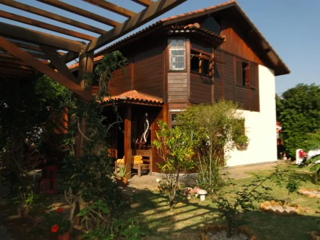 Imagem Chácara à venda 3 Quartos, 3 Suites, 10 Vagas, 2000M², Parque Lago Azul, Pindamonhangaba - SP