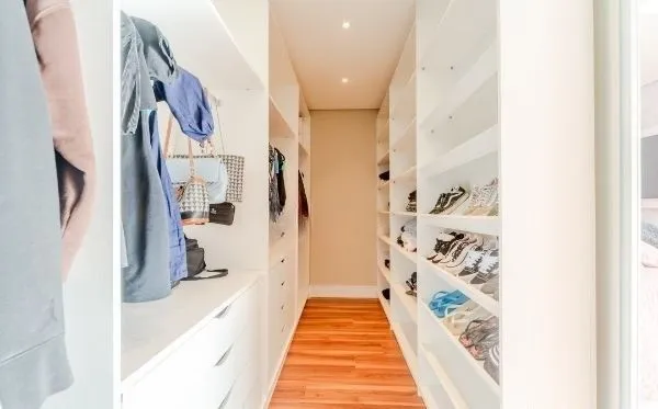 Imagem Uma casa linda dentro de um condomínio fechado, no Lagos de Nova Ipanema.