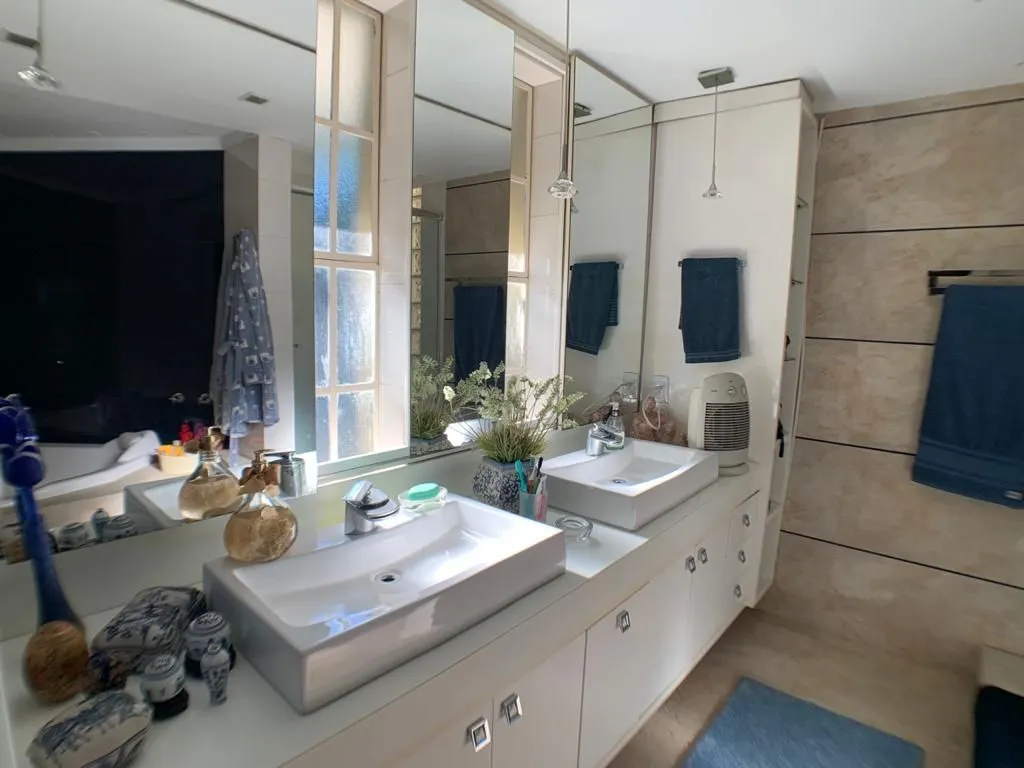 Imagem Casa para Venda - 420m², 3 dormitórios, sendo 1 suites, Ipanema