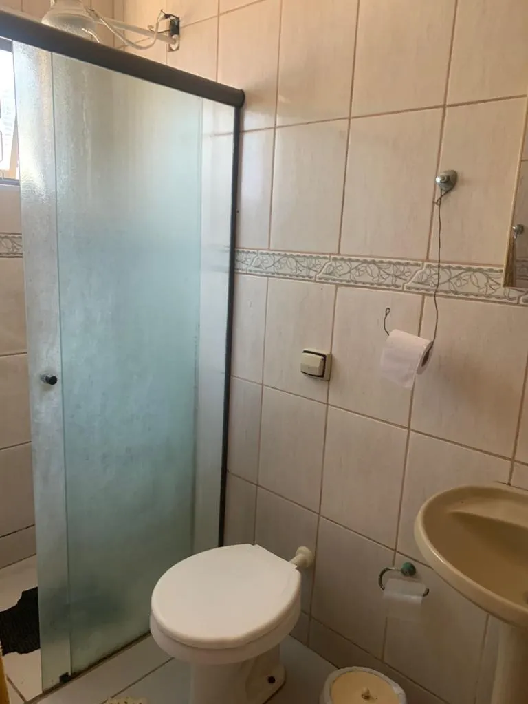 Imagem Venha conhecer essa incrível casa à venda, localizada em um bairro tranquilo e familiar.