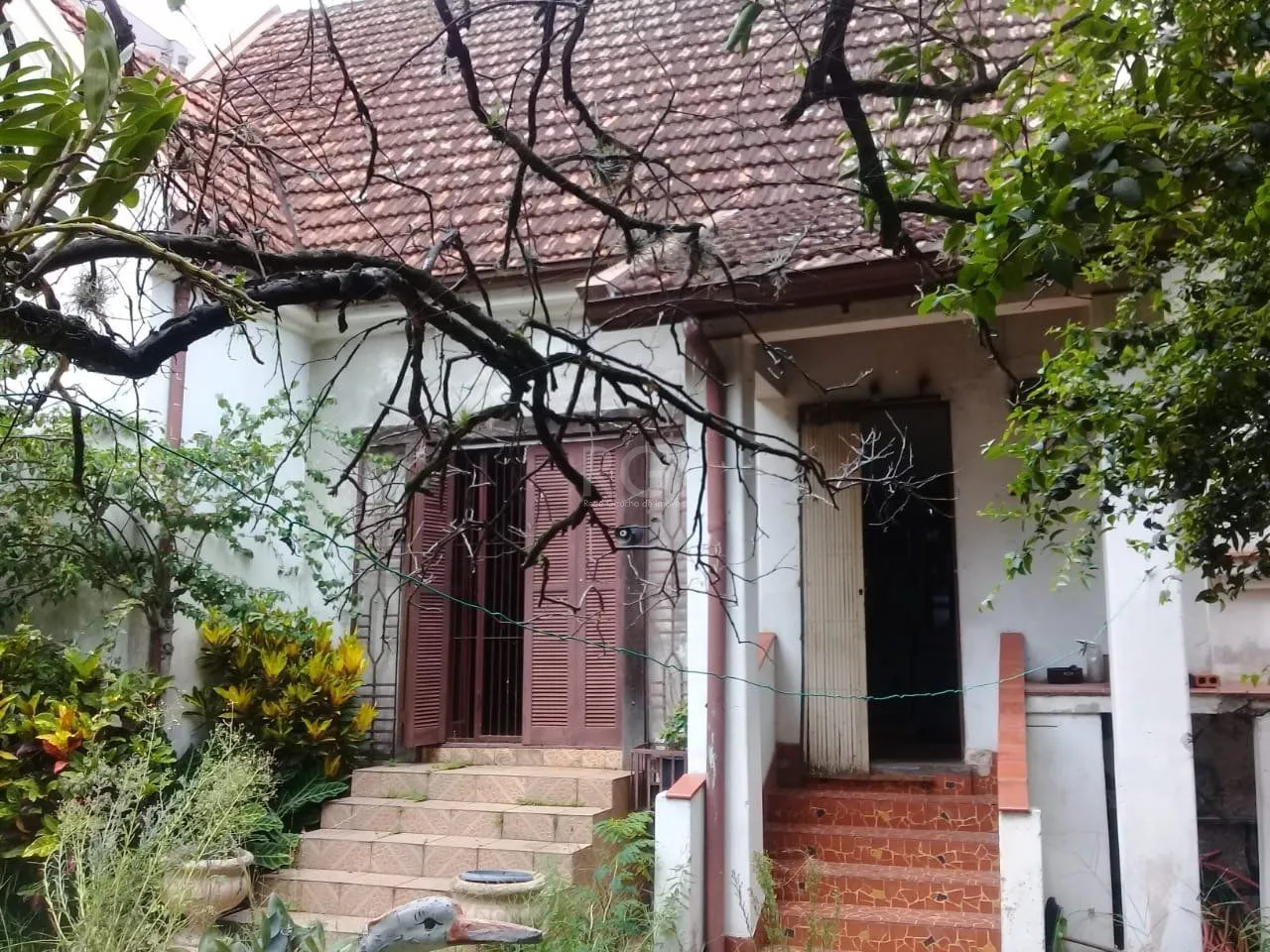 Imagem Casa de 4 dormitórios na Av. Teresópolis bairro Teresópolis