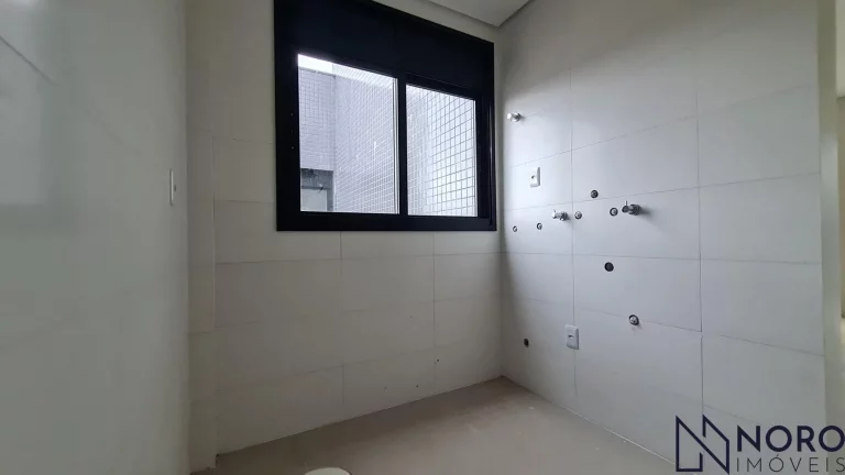 Imagem Apartamento 2 Dormitórios com Suíte e 2 Vagas de Garagem, sacada, gesso, churras