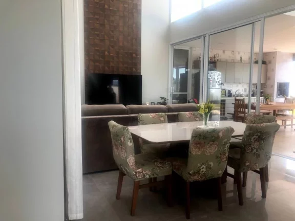 Imagem Linda casa a venda no Condomínio Ninho Verde Eco Residence II - Pardinho/SP.