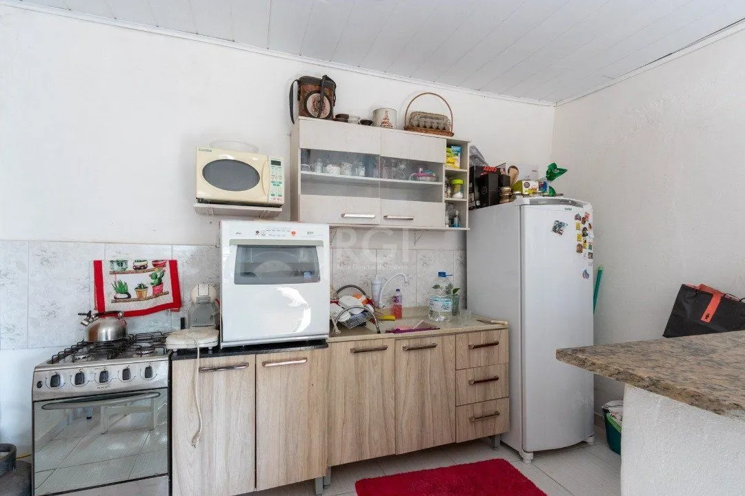 Imagem Casa para Venda - 240m², 6 dormitórios, sendo 3 suites, 2 vagas - Glória