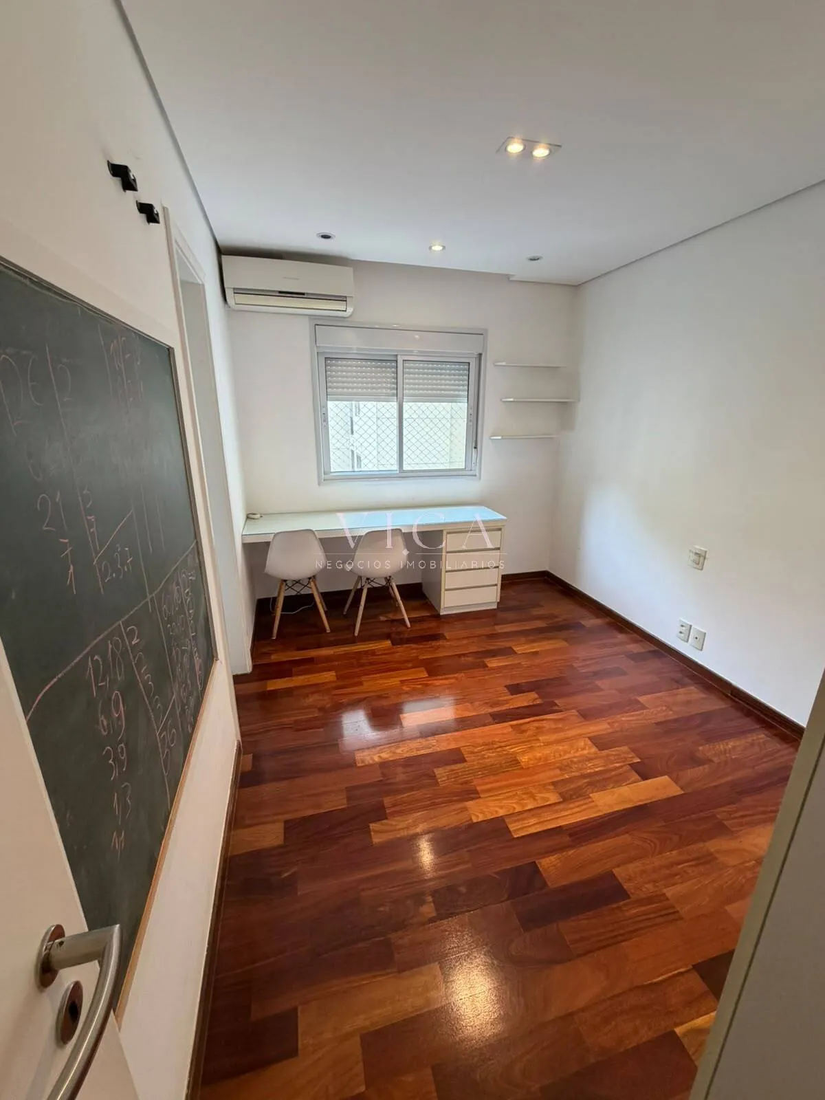 Imagem Essência Alphaville| 212m² 3 Suítes hall privativo 3 vagas|R$ 17.480 mês
