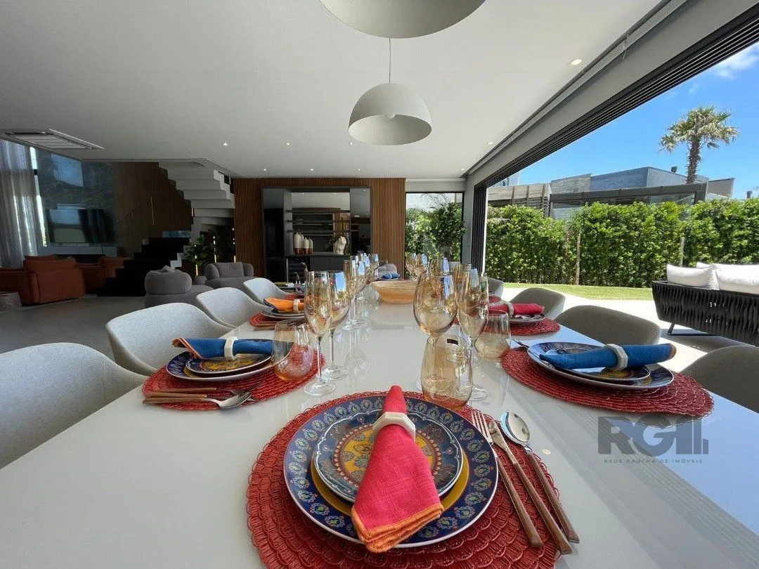 Imagem Casa de Condomínio em Atlântida Sul
