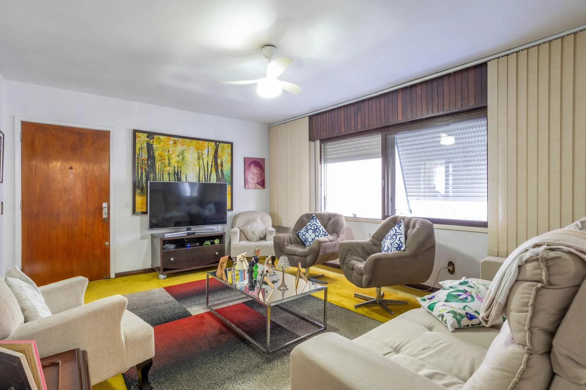Imagem Apartamento de três quartos, suíte, dependência de empregada e 1 vaga de garagem
